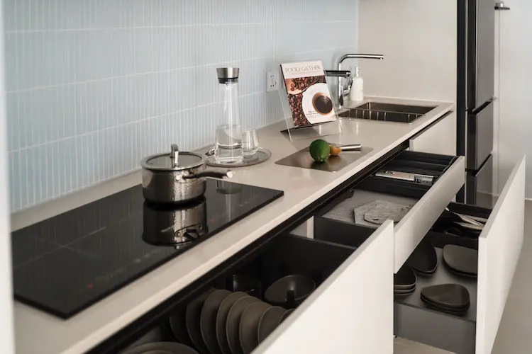 Deep Cleaning vs Regular Cleaning House Kitchen
